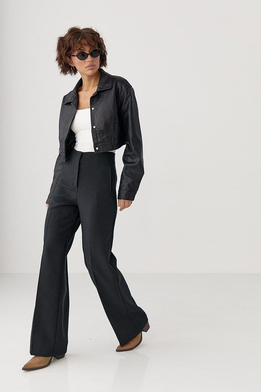 Коротка куртка зі шкірозамінника — 4