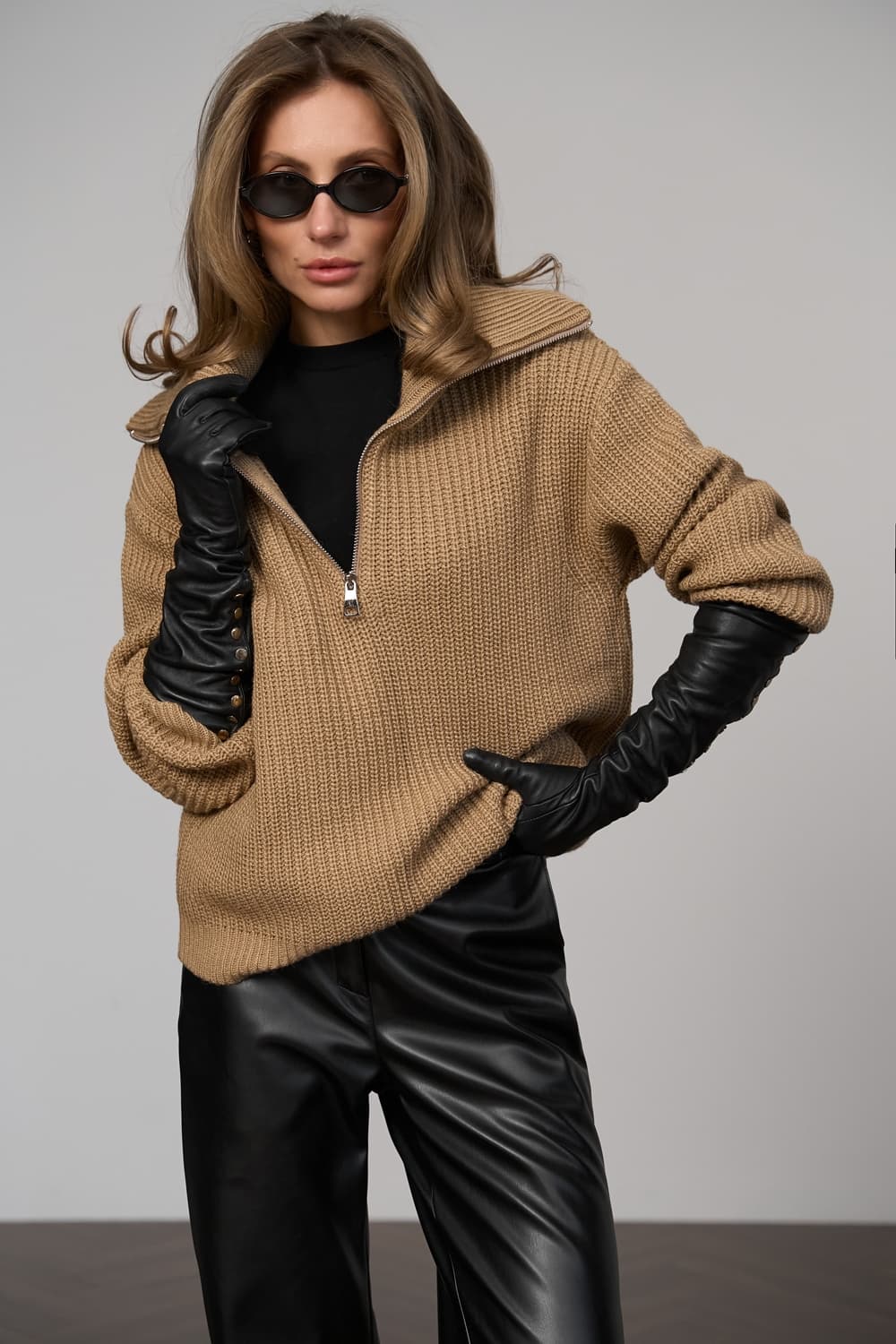 Светр на замку