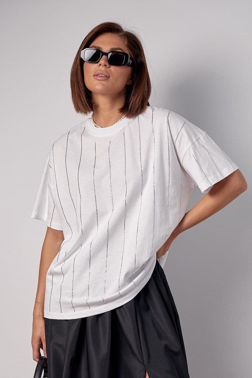 Жіноча футболка прикрашена термостразами — 3