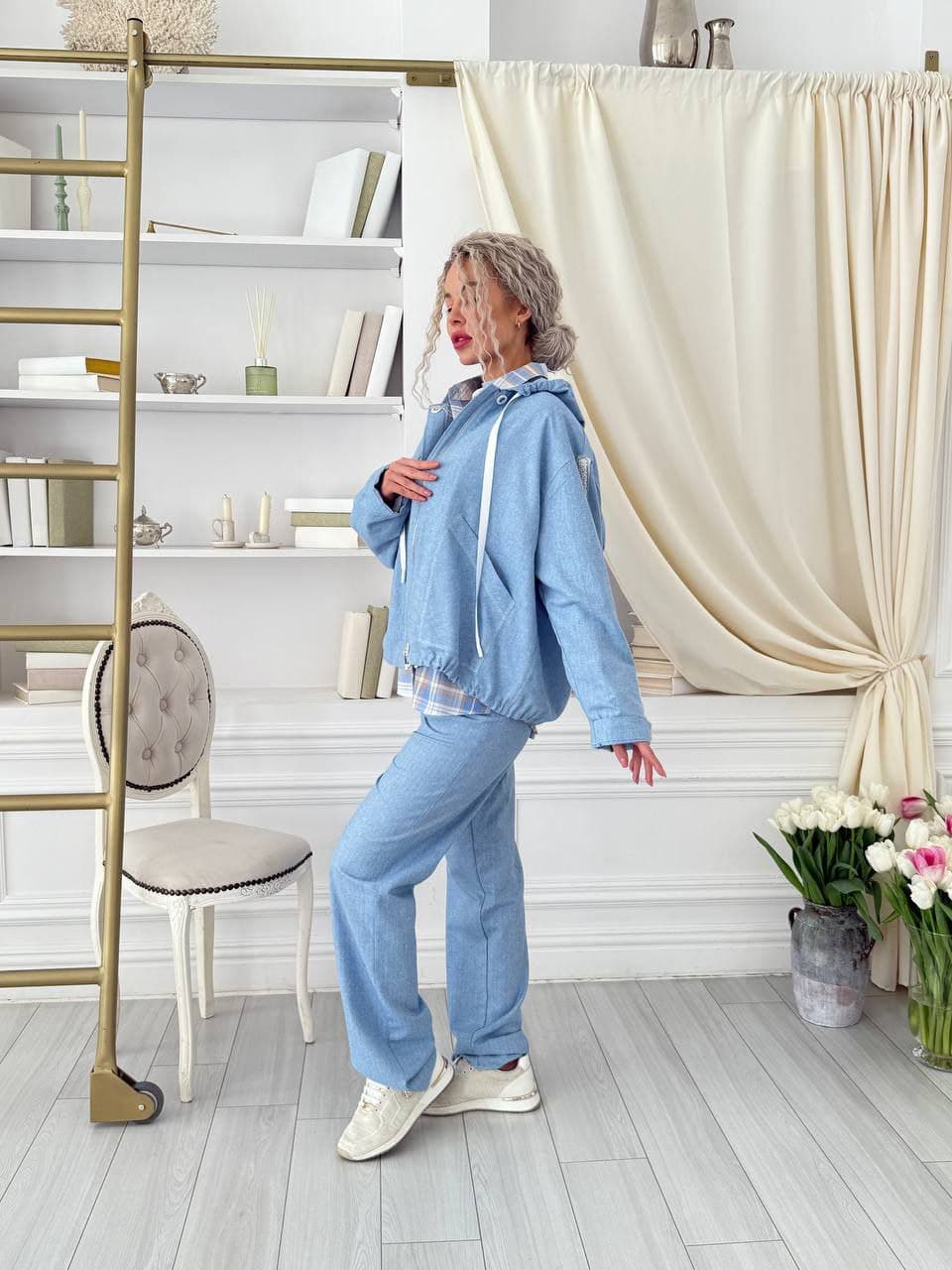 Костюм з тонкого катону з лампасом із мережева і бісера