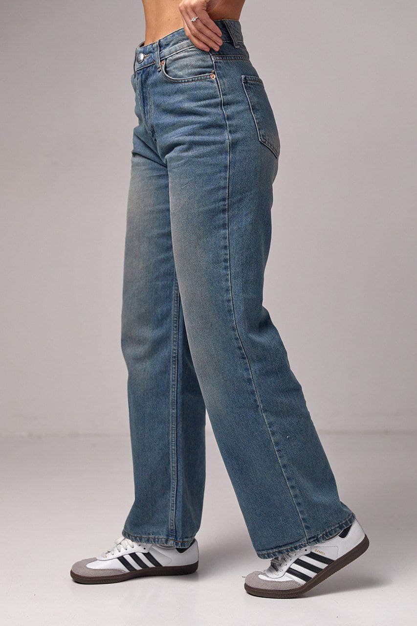 Жіночі джинси з ефектом потертості — 3