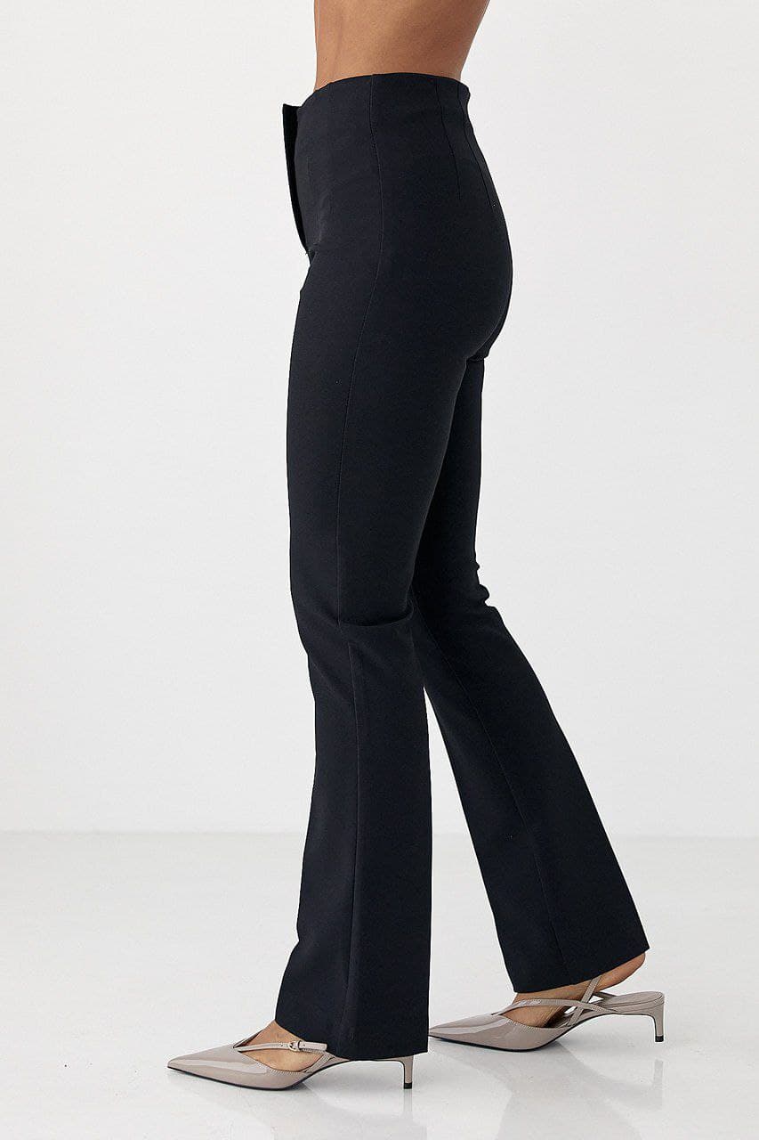 Класичні жіночі штани зі стрілками